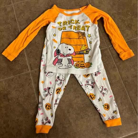 Snoopy Halloween PJ Set - Picture 1 of 3